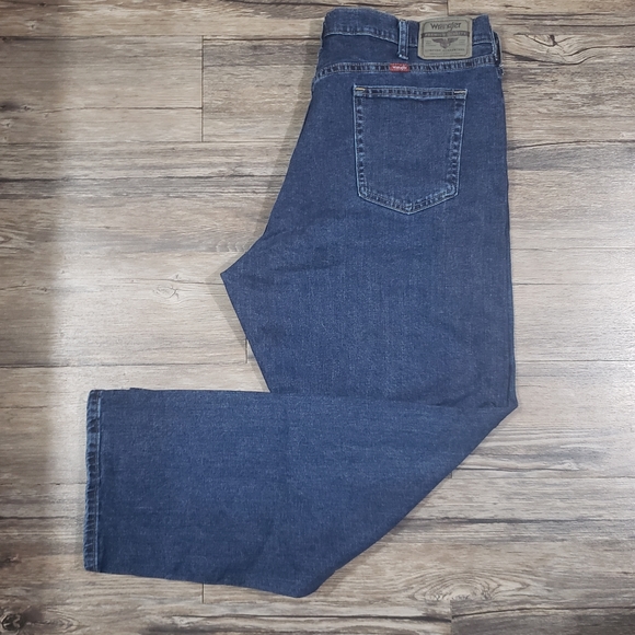 Wrangler Straight Leg Relaxed Fit Jeans Size 42x32 Men Jeans - Picture 5 of 6